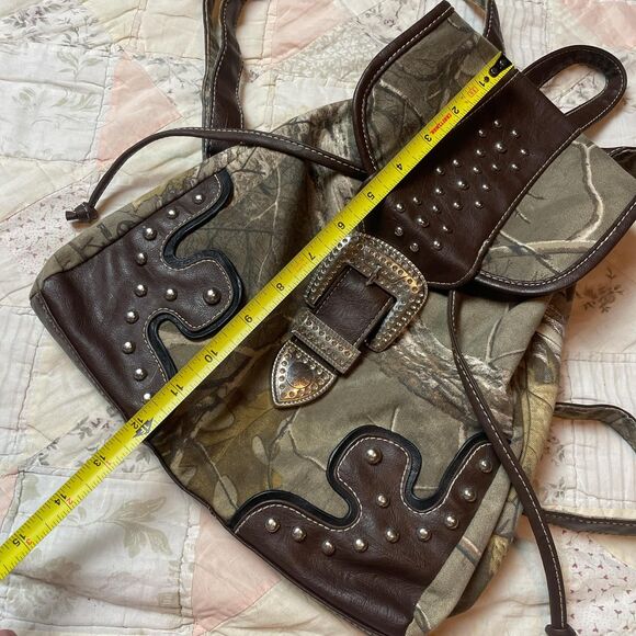 realtree y2k brown and green camo buckle medium sized book bag - Picture 4 of 8